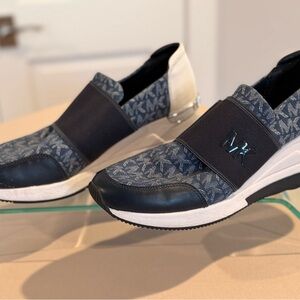 Michael Kors MK Logo Slip-On Sneakers Monogram Stretch Comfort Shoes Size 10